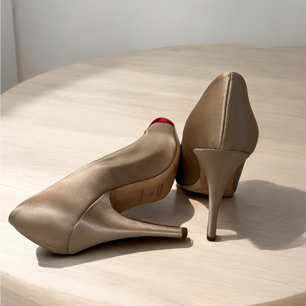 Miu Miu champagne satin heels with red - Picture 2 of 5